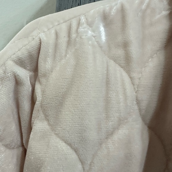 Knox Rose Women's Quilted Velour Jacket in Ivory - Picture 8 of 8